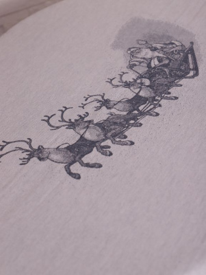 Скатерть жаккардовая "Дед Мороз и Снегурочка" 150*220